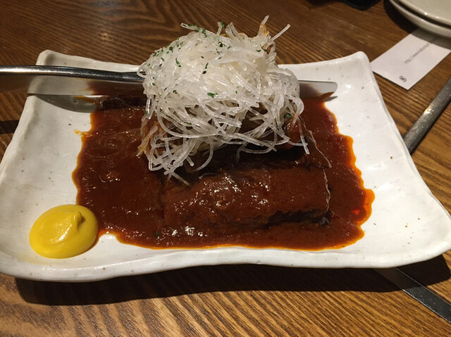 かぶらや総本家 豚角煮.コレは旨い.が,角煮と呼べるのかは疑问
