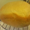 家でパンを焼くこと。