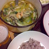 グリーンカレーと十穀米。蕗の煮物とキャベツの浅漬け