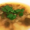 パセリと玉ねぎのコンソメスープ