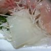 左奥：鯛、右奥：カワハギ、手前：水イカ