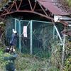 足場の悪い斜面にあった抗口　冷泉が流れていました