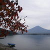 河口湖と富士山と紅葉