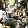 京都の台所、錦市場は大賑わい