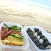 お弁当持って海へ☆「メガネ」っぽい画像☆