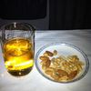 エアチャイナ。ビールとナッツ…らしい
