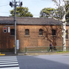 外苑東通りから見る厩