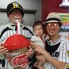 カーネル・サンダースさんとの3ショット♪