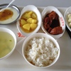 高速道路パーキングでのランチ