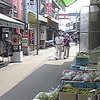 お千代保稲荷の参道には多くのお店があります。
