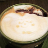 カフェモカにはかわいいアート付