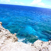 海がコバルトブルー。この下は絶壁で危険ｗ