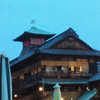 夕方の道後温泉は幻想的です