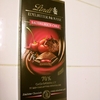 Lindtのビターチョコムース、チェリー＆チリ