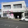 こちらの建物でまずは会計