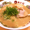 フランチャイズ・恵比寿店の半熟たまごラーメン。