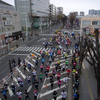 大勢の市民ランナーが思い思いにレースを楽しんで