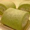 抹茶ロール　スフレ生地なんです
