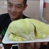 隣に座っていた中国人から【ドリアン】を勧められる