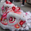 中国の獅子舞は、可愛いですね