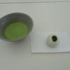 無料のお茶と茶菓子
