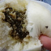 中身は高菜・・・かな？