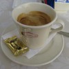 コーヒーにはチョコレートが添えられてます