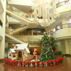 ホテルロビー　クリスマスデコレーションがまだあった