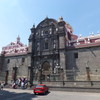 ブエブラ大聖堂やサントドミンゴ教会などを観光。