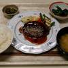 照り焼きハンバーグ定食 330円（税込）