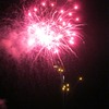 赤々とした花火も・・・
