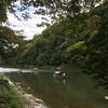 桂川。行き交う舟の風情。