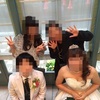 新郎新婦とはしゃぐ姪っ子