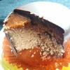 上面チョコ下にアプリコットの層あり