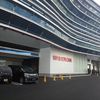 この建物、ソーラー仕立てなそうな～。