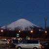 夜明けの足柄SAから富士山