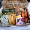 船の中でお弁当