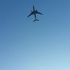 神戸空港に降りる飛行機