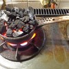 火はコンロで起こします