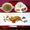 前菜とスープ。