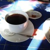近くのおおやアート村内のcabo7cafeにて