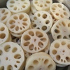 蓮根を出汁で茹でる