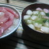 まぐろ＆鯛丼とはんぺんの味噌汁