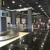 シェムリアップ空港に到着！かなりシンプルな空港。