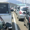 徳島側で乗船待ちの車列