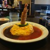 洋食亭おおはしのオムライスと海老デミチリソース。