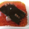 昆布出汁と秘伝の醤油ダレを一緒に寝かせます