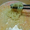 麺はコシある細麺！