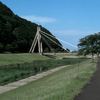 大白の公園。向こうは海。
