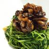 ⑤赤貝のコリコリ感と甘味、新芽の苦味がイイ感じー。